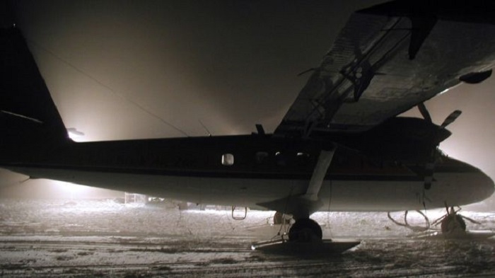 Plane lands for South Pole Amundsen-Scott base rescue
